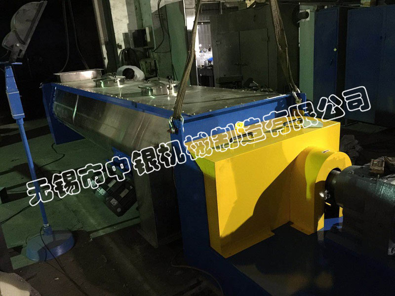 無錫中銀1500L的犁刀雙軸槳葉式混合機(jī)連夜成功發(fā)往山東