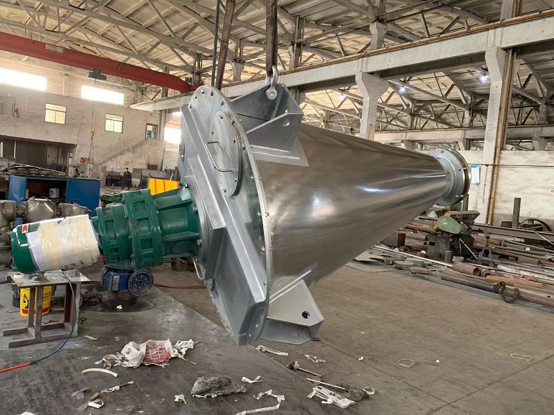 無錫中銀0.5P雙螺旋錐形混合機成功發往山東